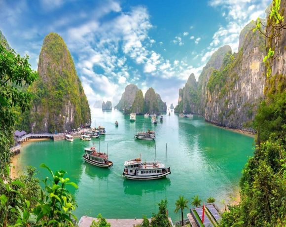 Vietnam's_Ha_Long_Bay
