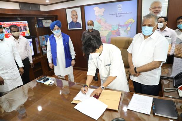 Jyotiraditya Scindia takes charge as Civil Aviation Minister along with V.K. Singh as MoS