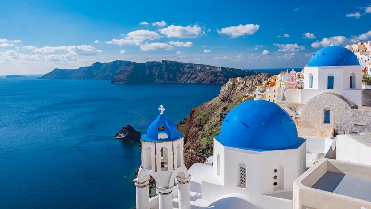 Greece to open tourist season on March 1