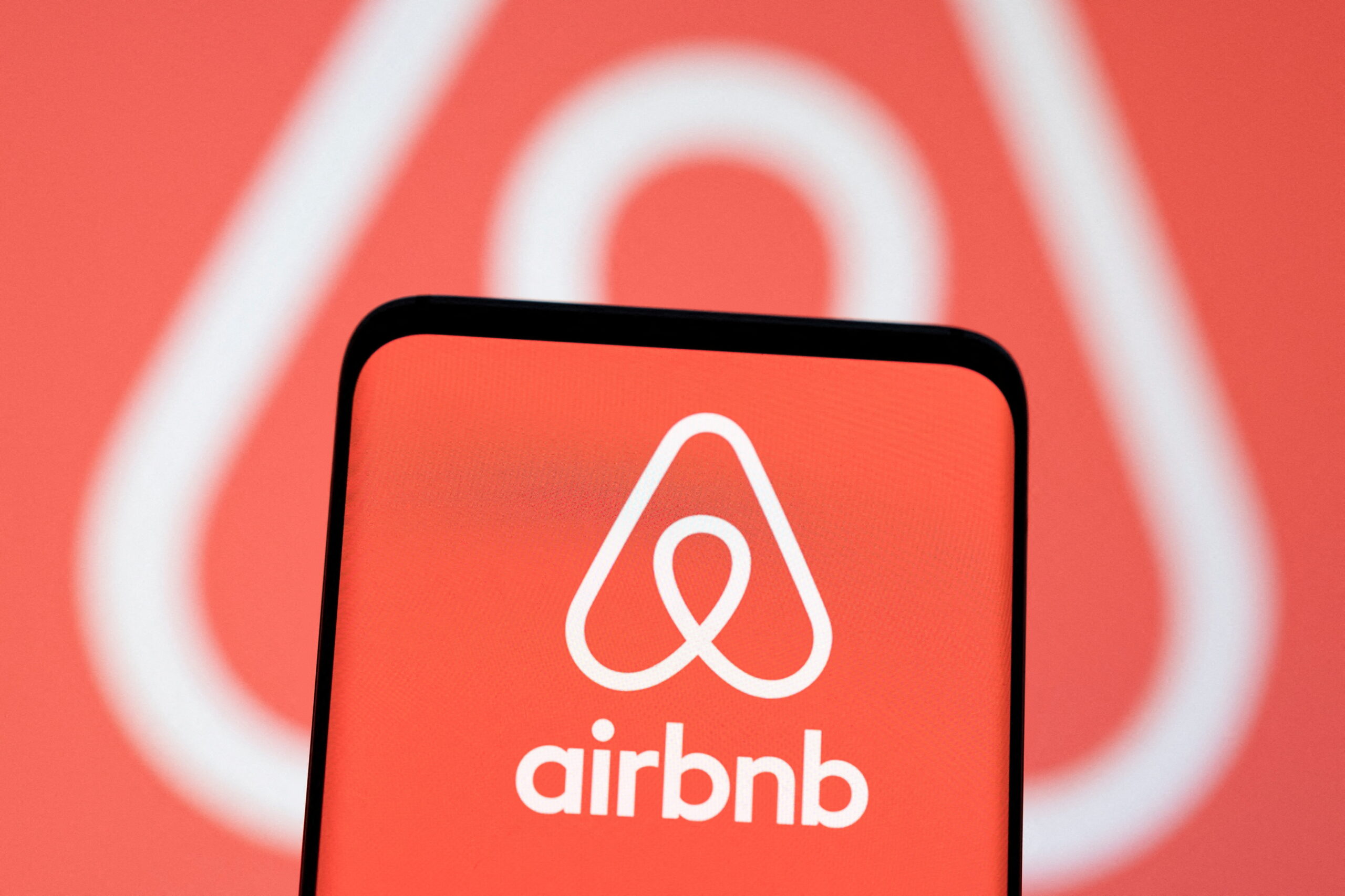 Airbnb Shuts Down Business in China, Withdrawing 150,000 Listings