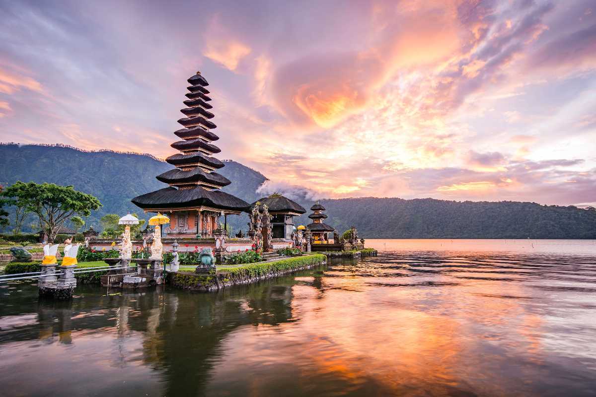 Indonesia witnesses spike in foreign tourists with the majority going to Bali