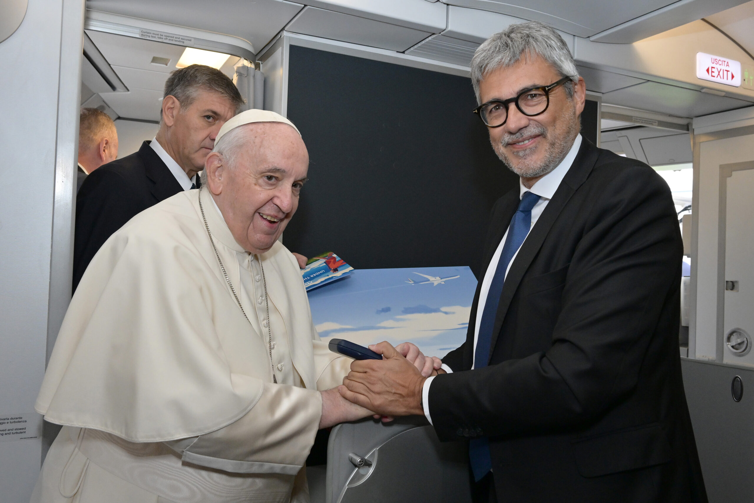 ITA Airways hands over “The Sustainability Manifesto” to Pope Francis