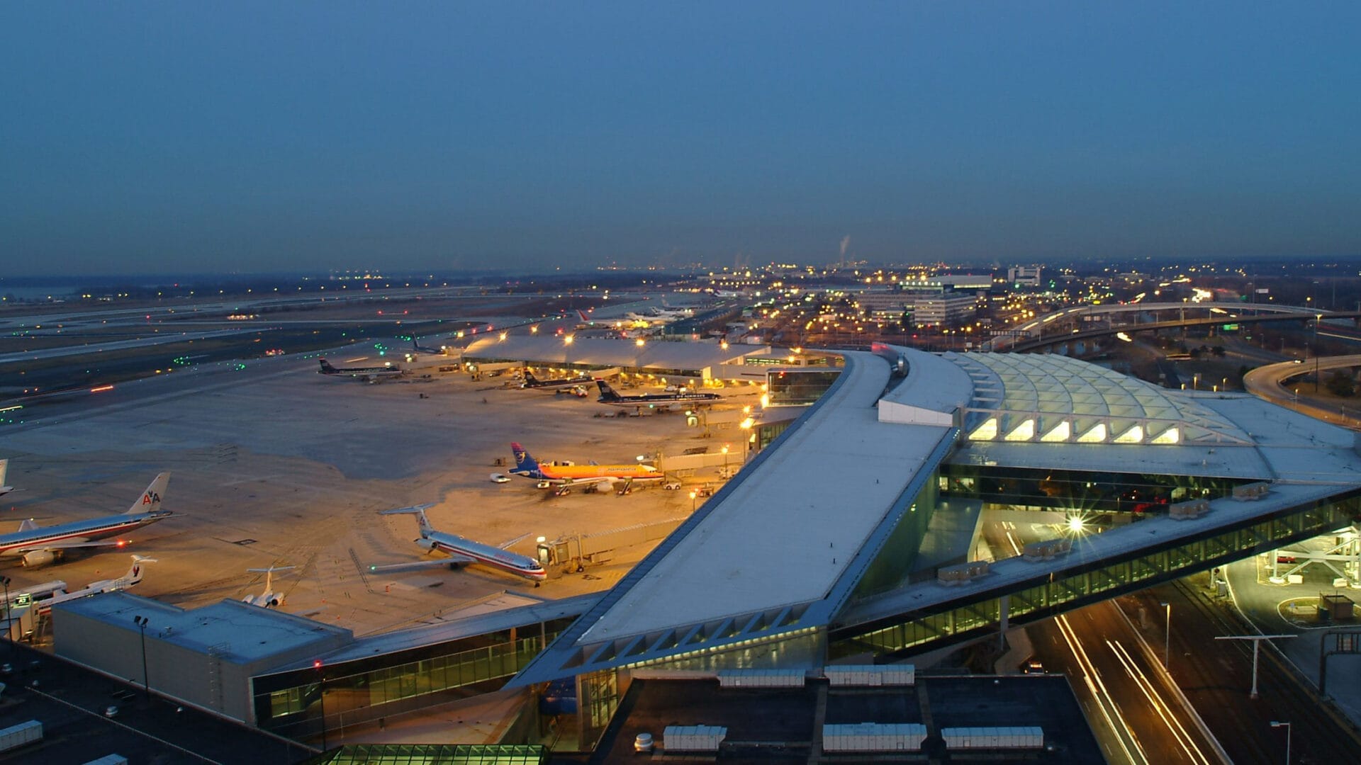 Fitch Assigns Positive Outlook to Philadelphia International Airport Bonds, Affirms ‘A’ Rating