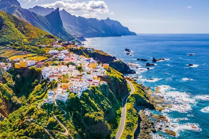 Tourists on Canary Islands face a fine of nearly USD 3,000 for removing sand & pebbles from beaches