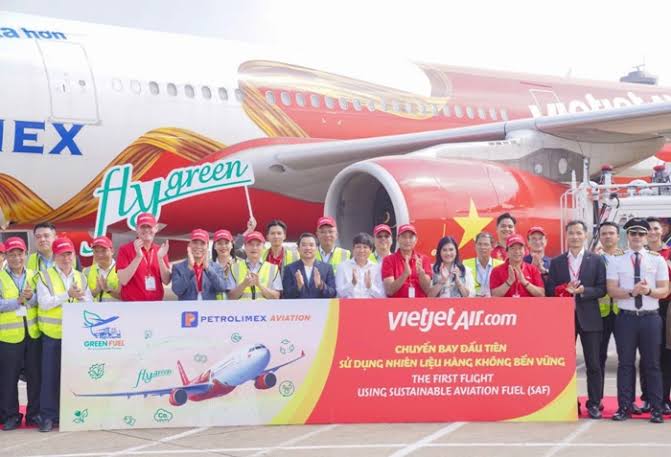 Vietjet Becomes First Airline to Operate Flights with Sustainable Aviation Fuel, Partnering with Petrolimex Aviation