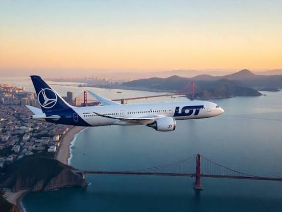 LOT expands network with new San Francisco route